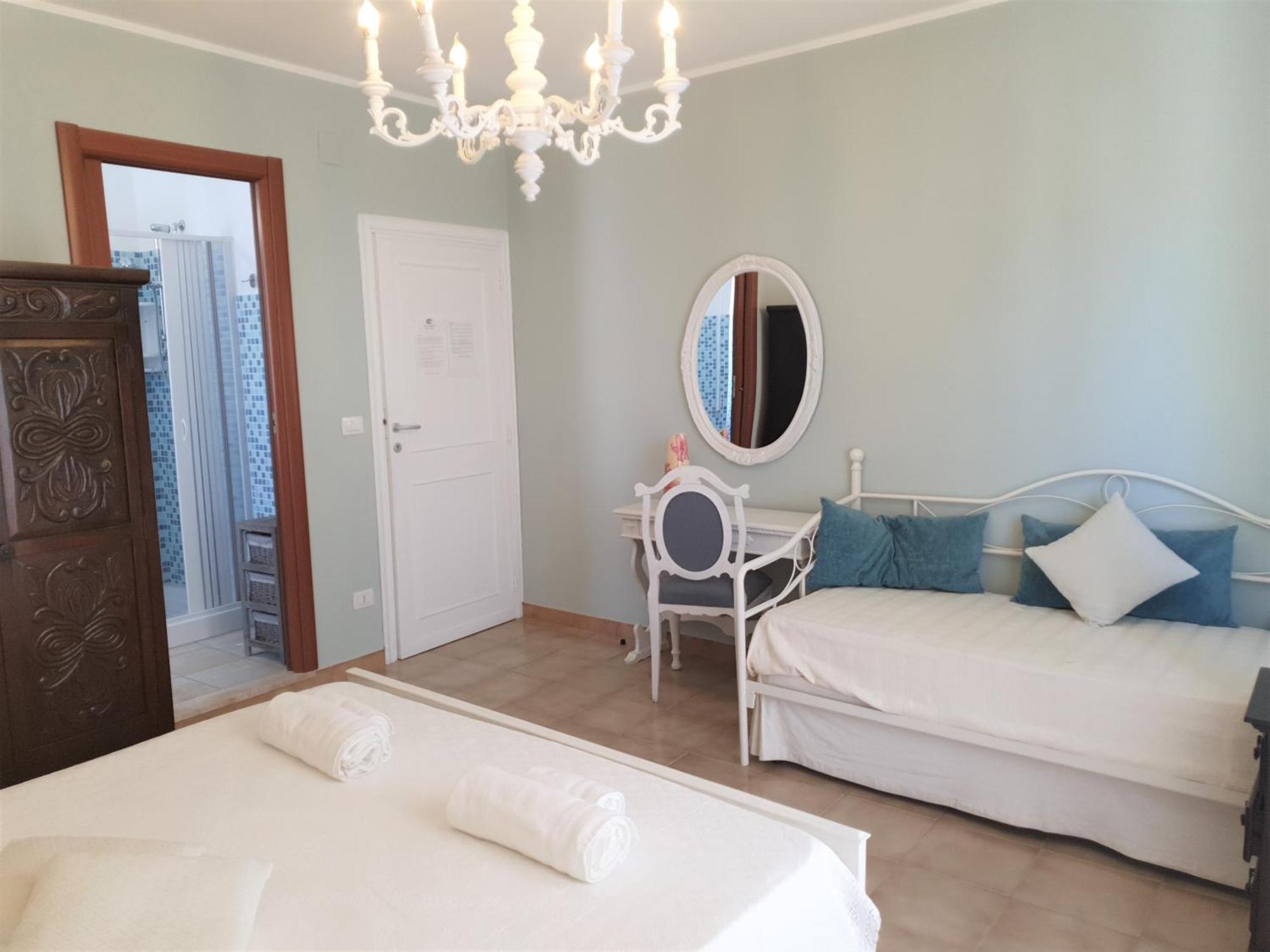 Blue Dolphin Guest House ألغيرو المظهر الخارجي الصورة